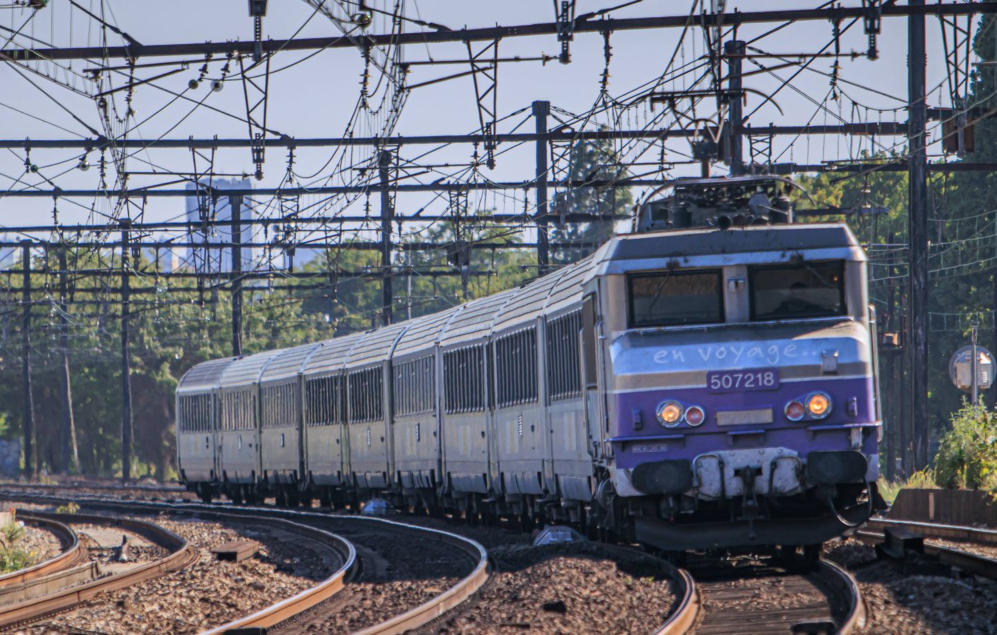 Ante la ola de calor, la SNCF cancela trenes de grandes líneas este jueves y viernes Ante la ola de calor, la SNCF cancela trenes de grandes líneas este jueves y viernes